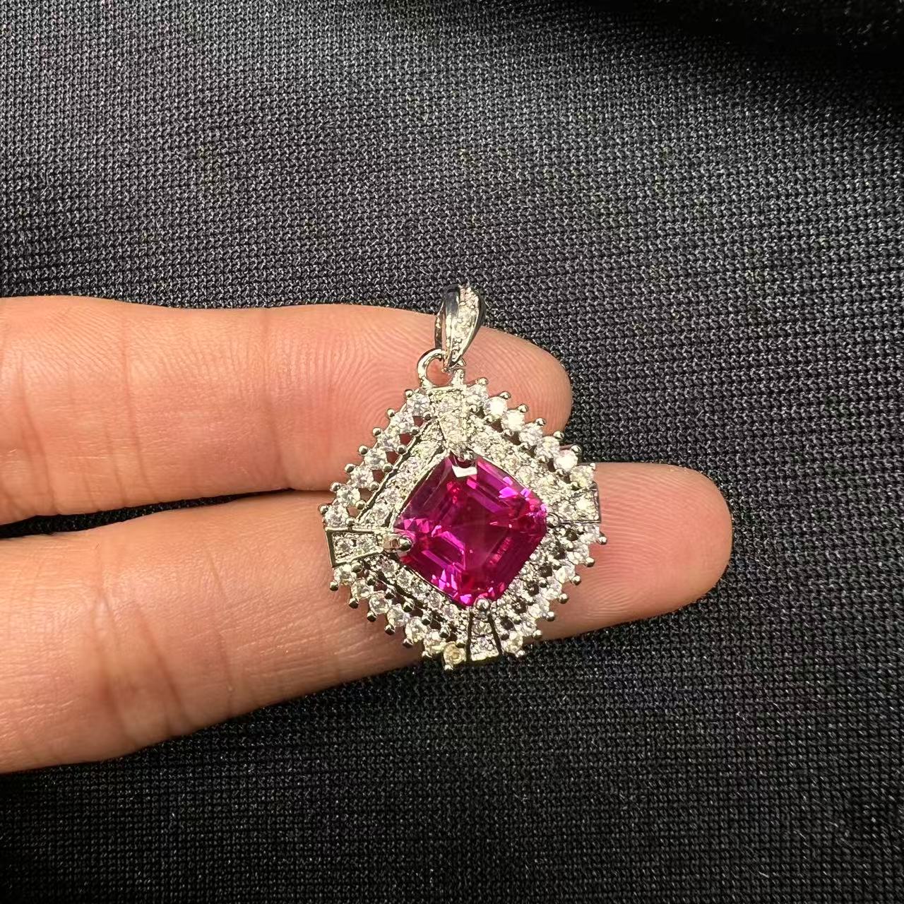 合金合成锆石吊坠 典藏轻奢热粉红宝-精工合金吊坠配链1