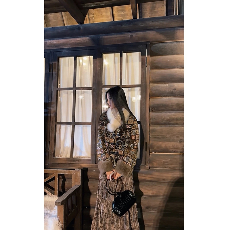 《星河入梦》真兔毛双面穿~重磅满绣花高定金丝绒短外套