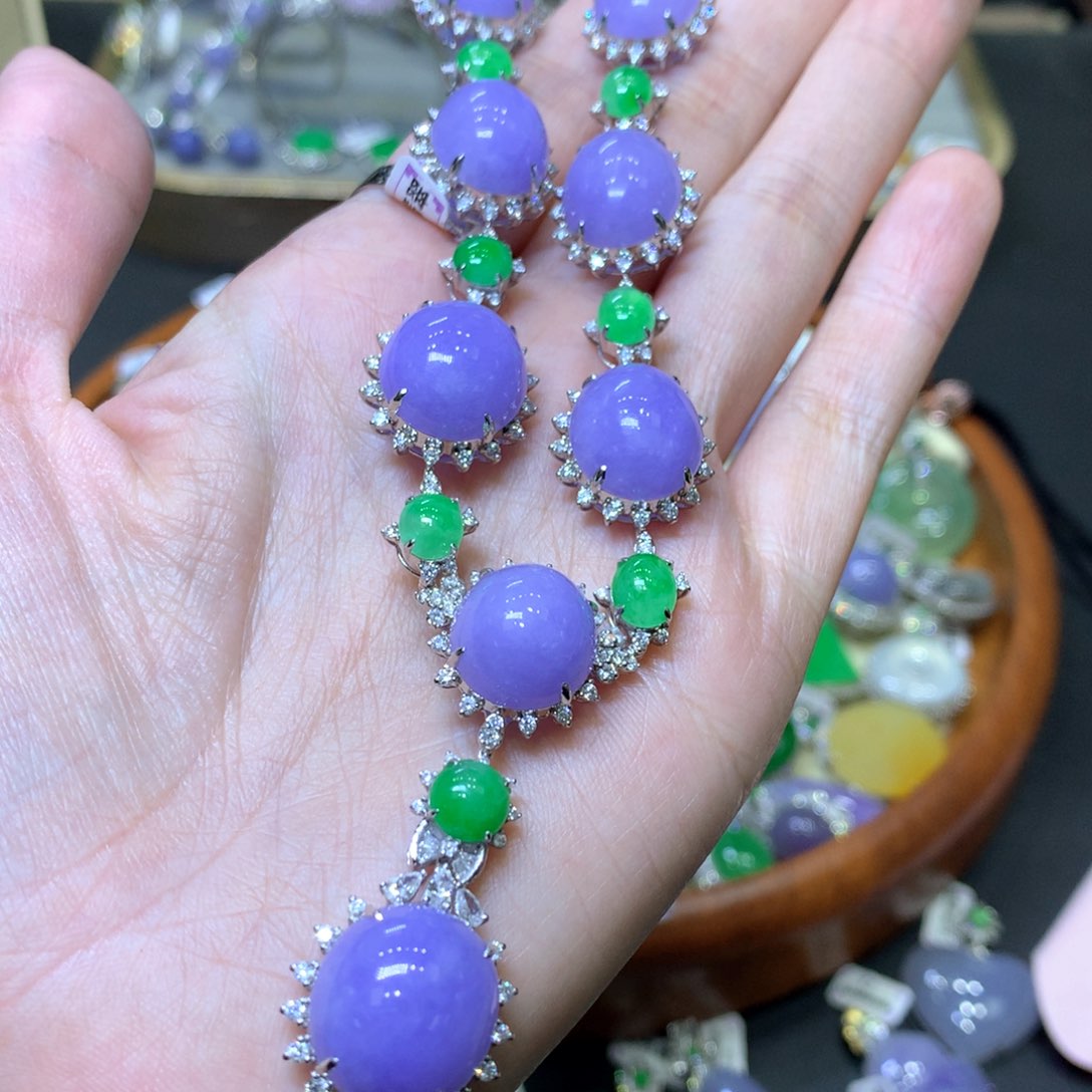 【闪购商品】翡翠颈饰18K金镶嵌翡翠吊坠项链