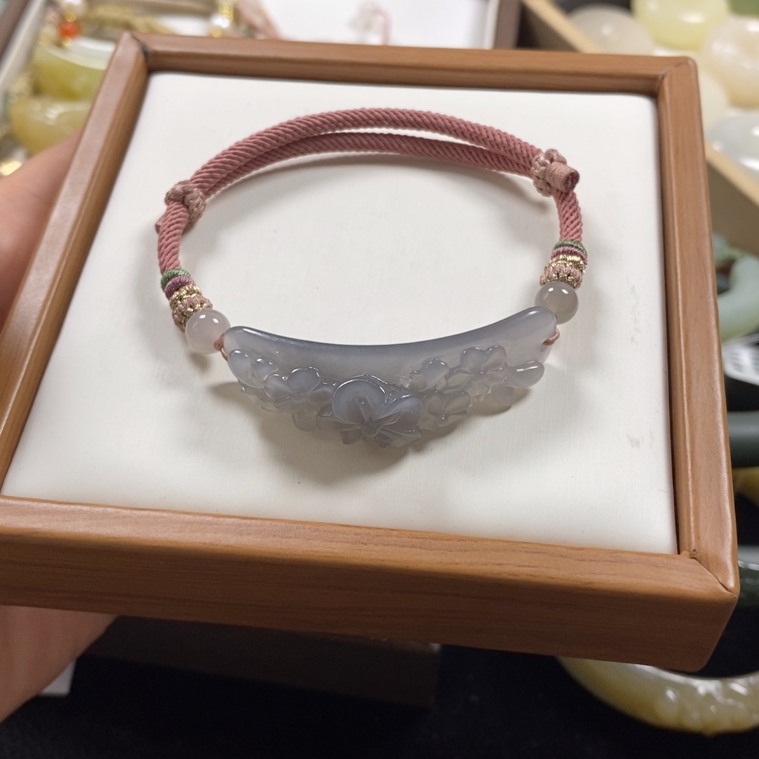 【闪购商品】和田玉手牌未镶嵌忘*草