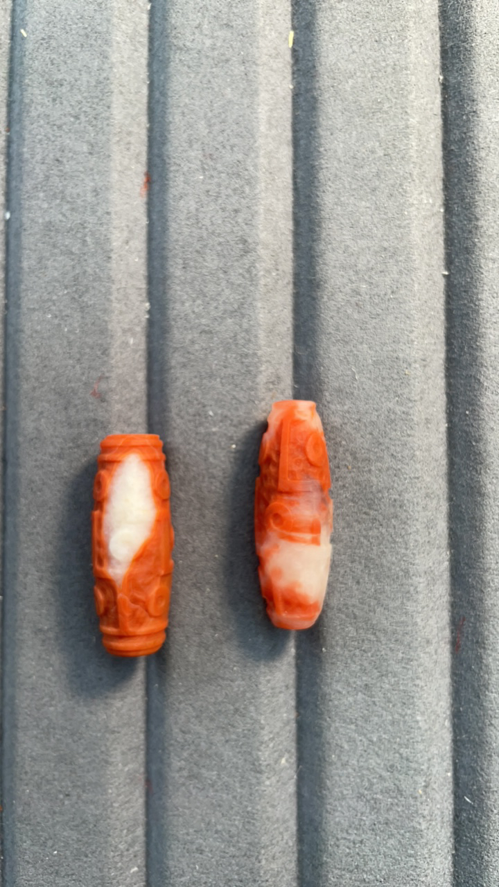 南红玛瑙九眼31-36mm手工雕刻红白俏色