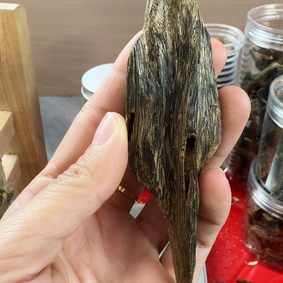 香料绿奇楠虫漏白棋16克