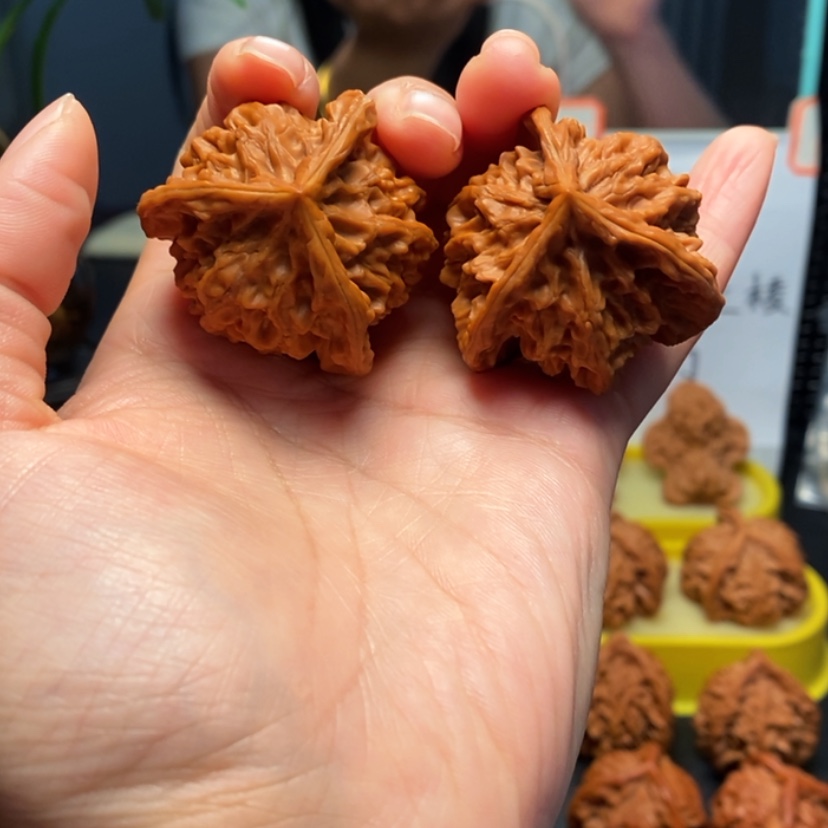 【闪购商品】把件桃核小***?8号三棱，