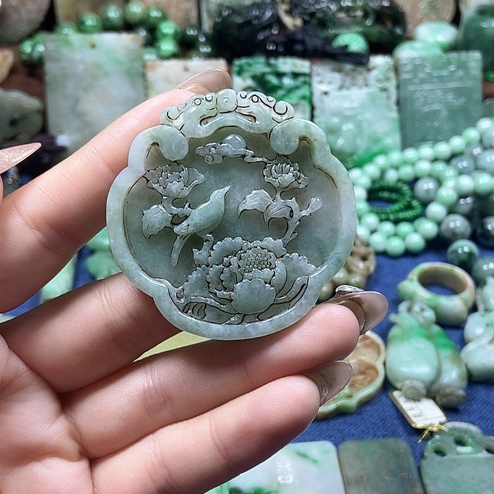 翡翠颈饰未镶嵌000000000