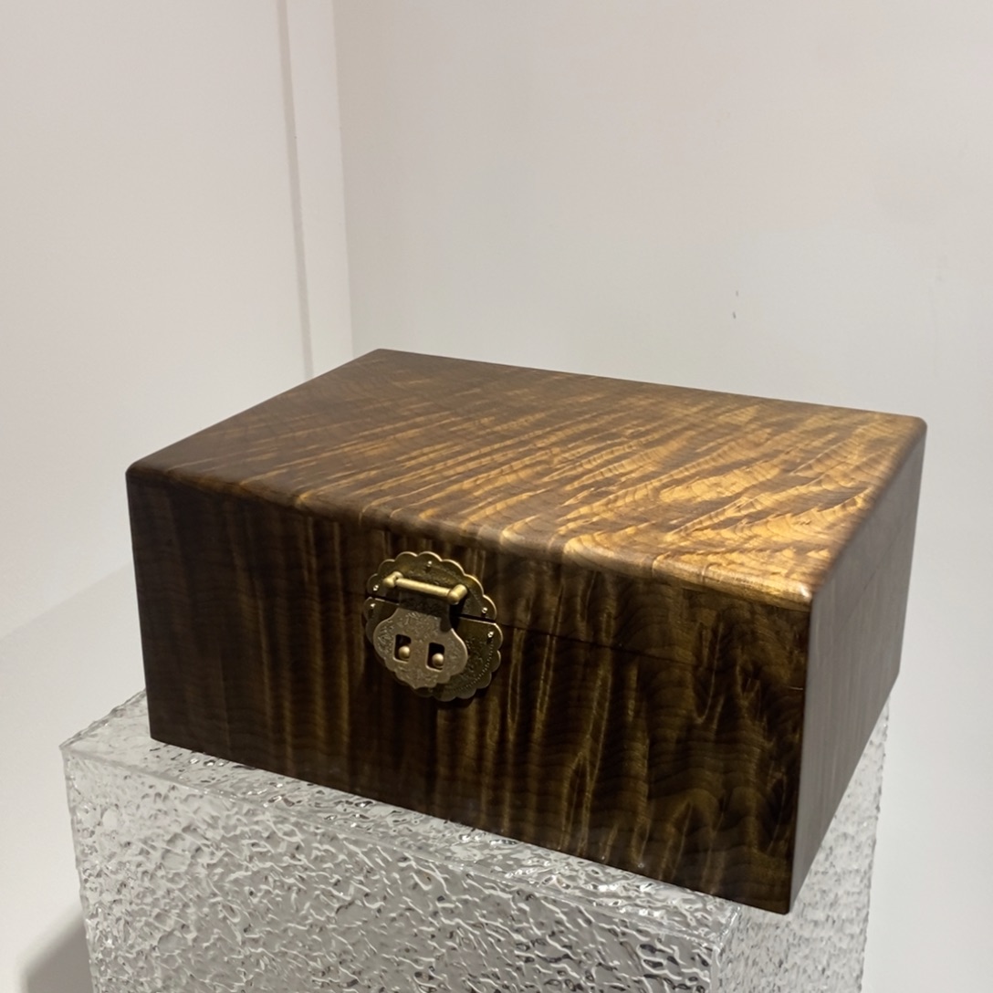 金丝楠乌木满水波宝箱