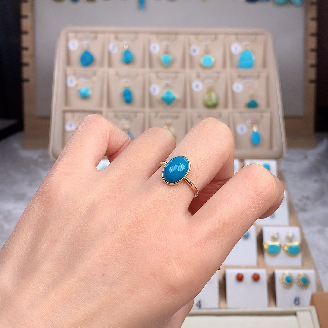 绿松石戒指18K金镶嵌