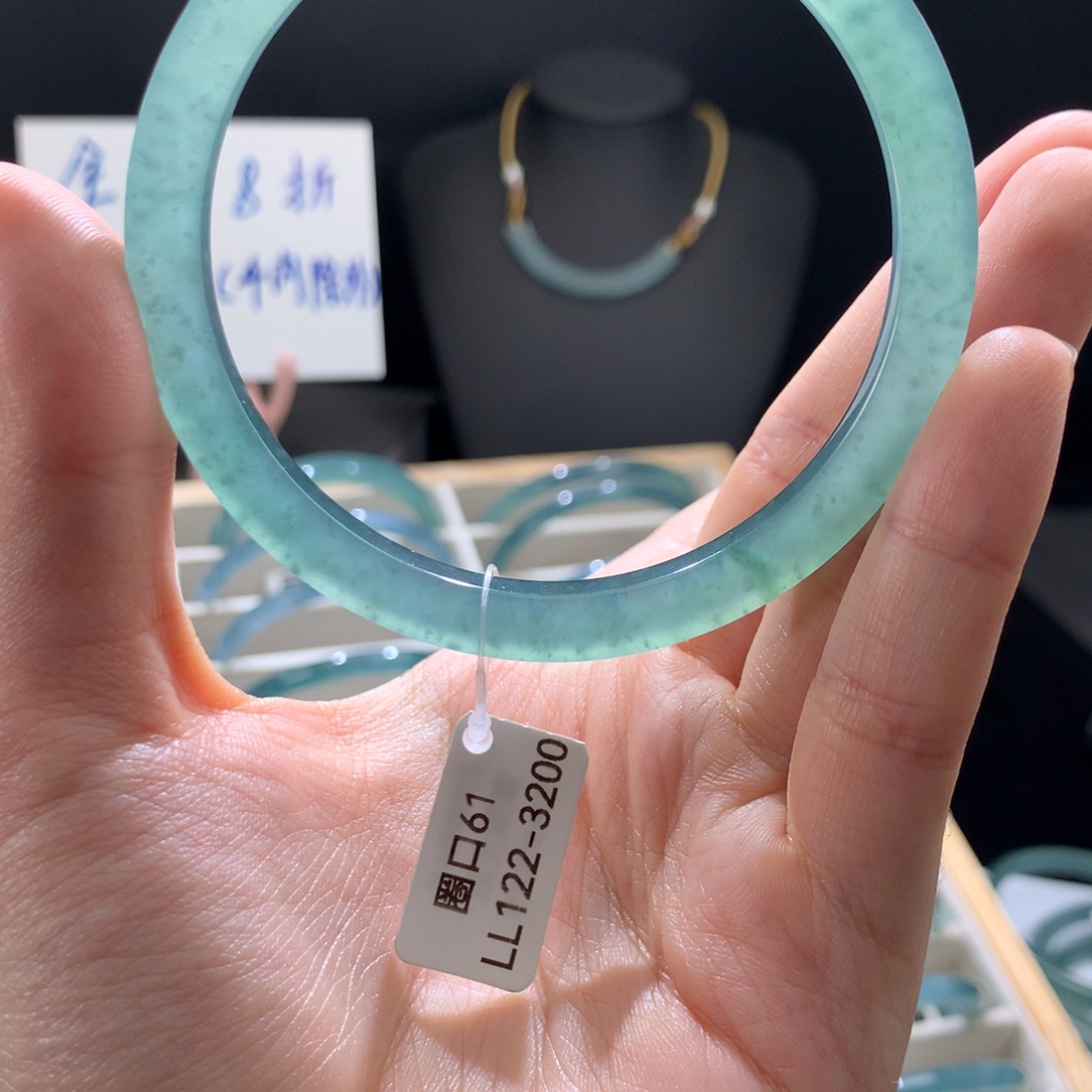 翡翠未镶嵌手镯天然翡翠手镯