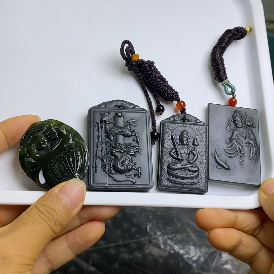 和田玉未镶嵌挂件