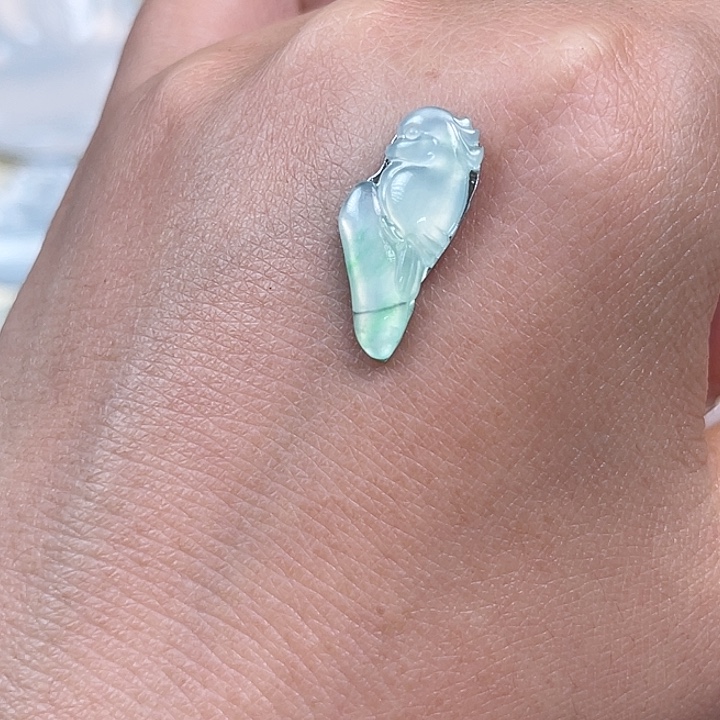 翡翠颈饰18K金镶嵌翡翠玻璃种鹦鹉娜娜