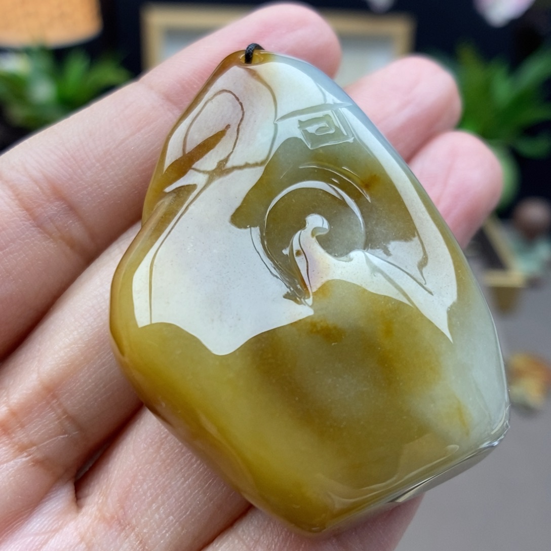 翡翠未镶嵌颈饰吊坠79