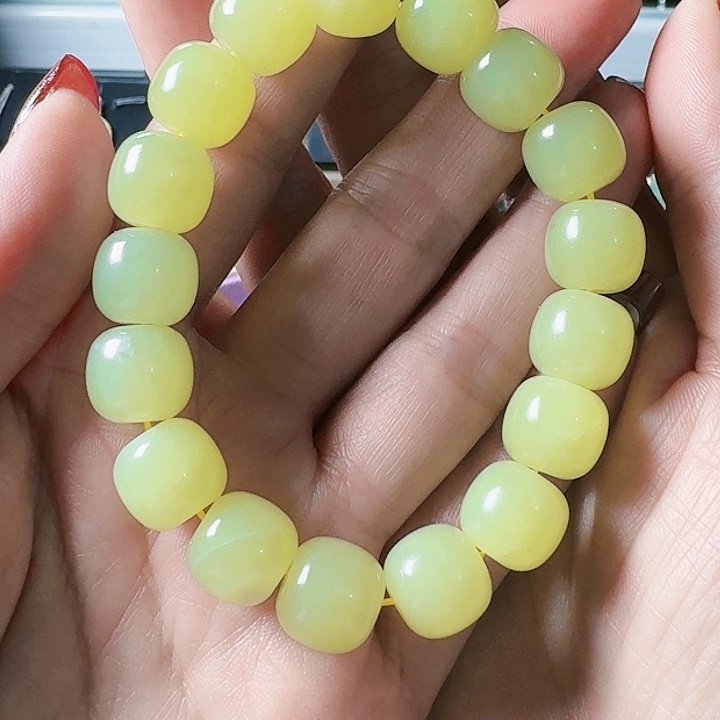 和田玉（黄玉）手串未镶嵌温****@