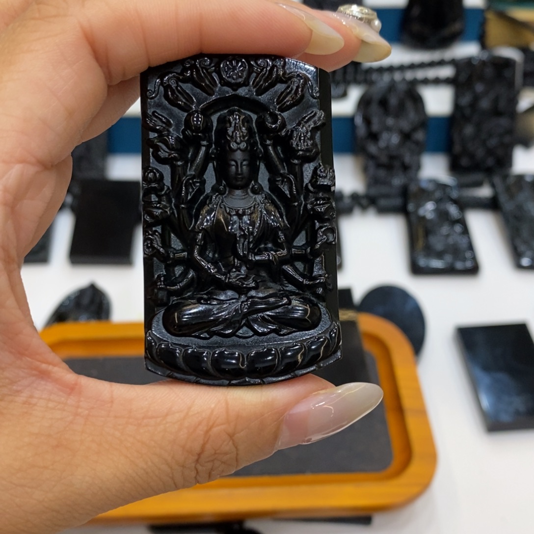 藤***间蛇纹石玉未镶嵌吊坠