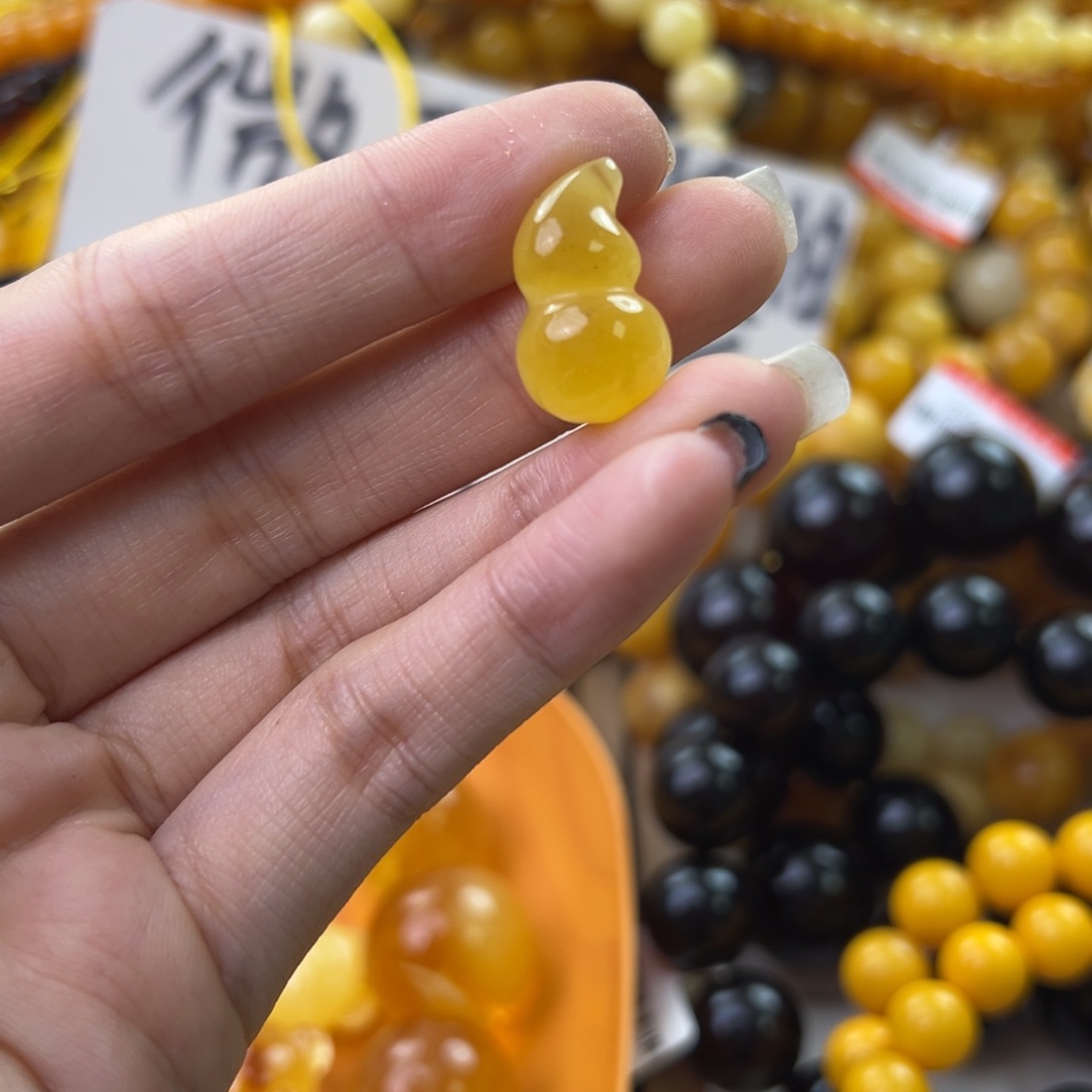 琥珀珠宝奇石未镶嵌