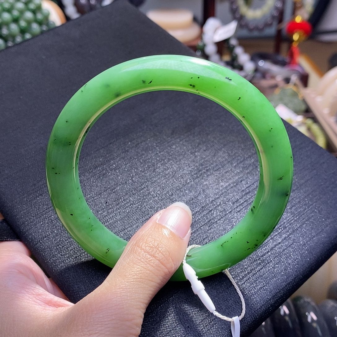 和田玉未镶嵌碧玉乌兰海圆条手镯59.3圈口