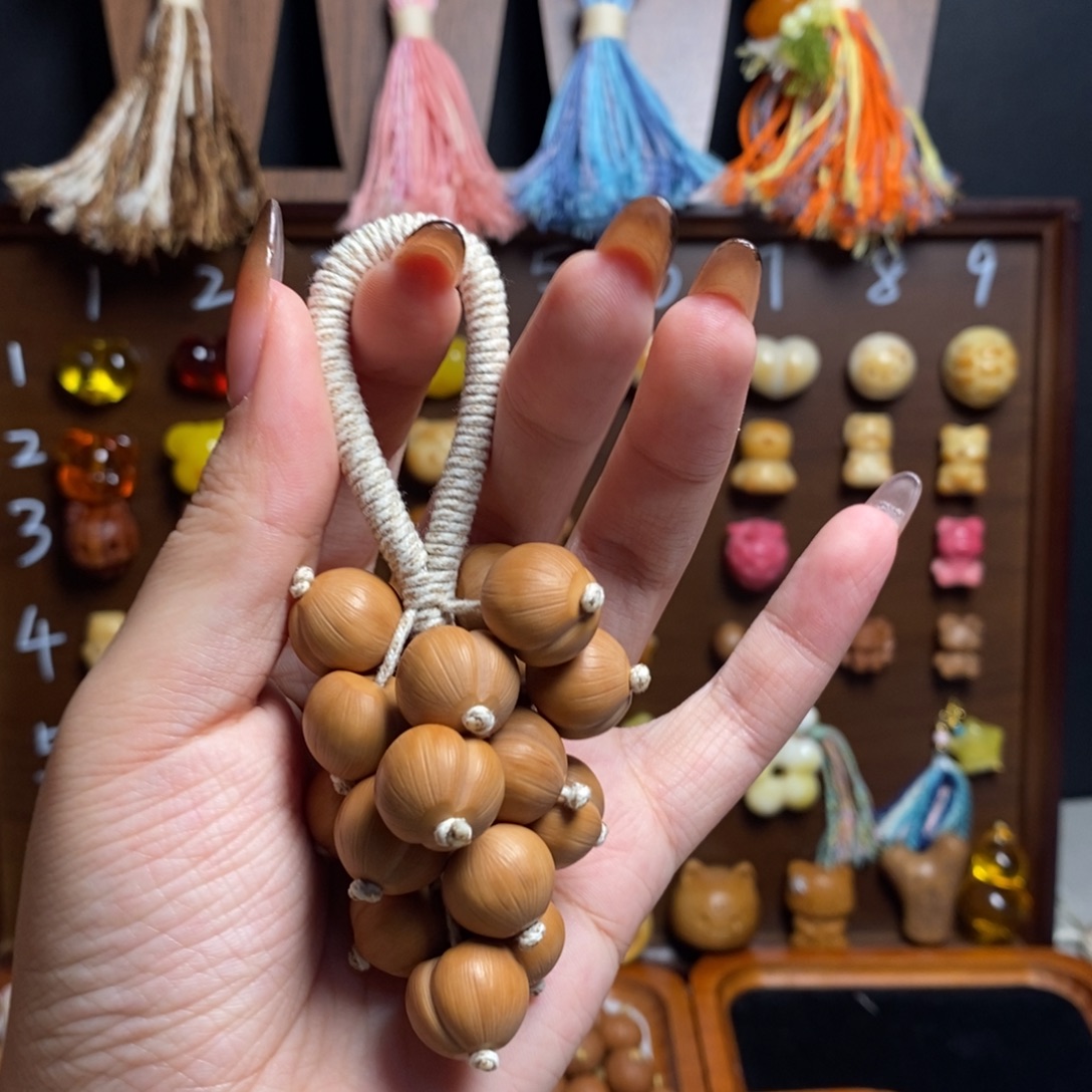 吊坠猴头核桃猴头拉丝葡萄串