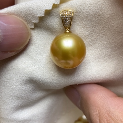 18K金镶嵌耳饰海水珍珠