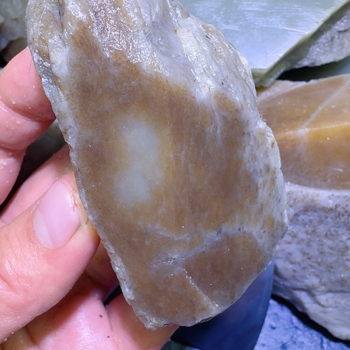 和田玉未镶嵌珠宝半成品