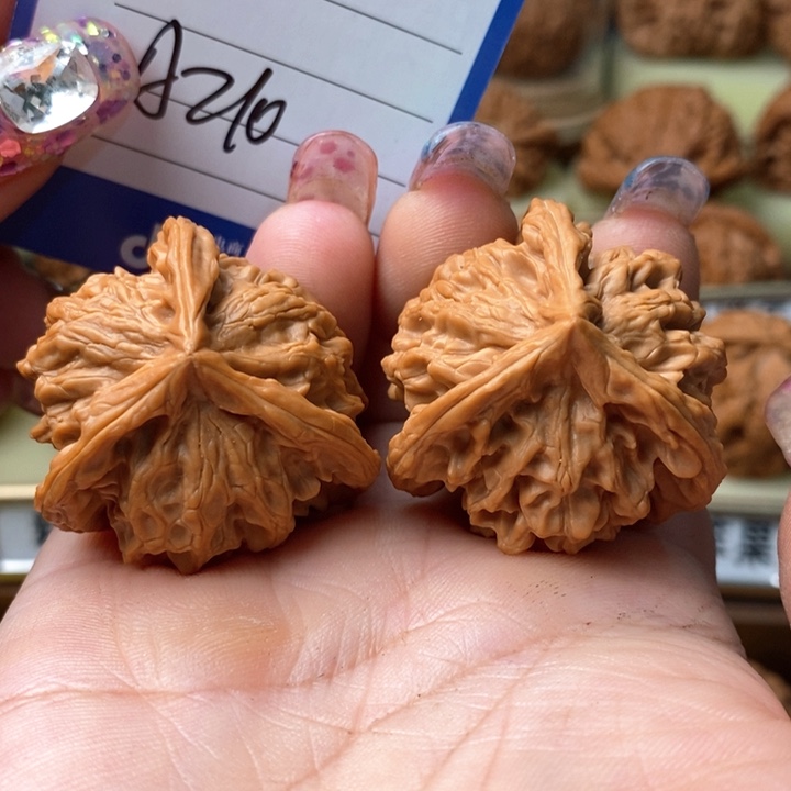 桃核吊坠趋**金大三棱大三棱