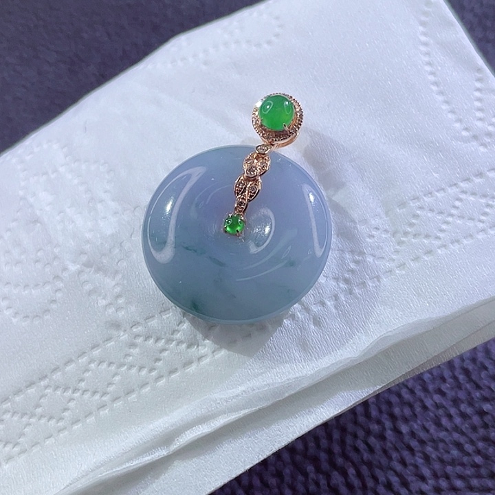 翡翠颈饰18K金镶嵌翡翠