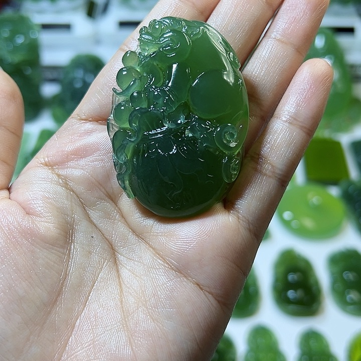 蛇纹石玉颈饰未镶嵌用****3