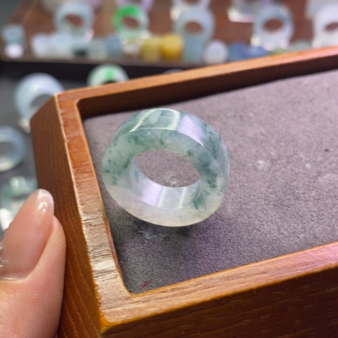 定制翡翠未镶嵌翡翠