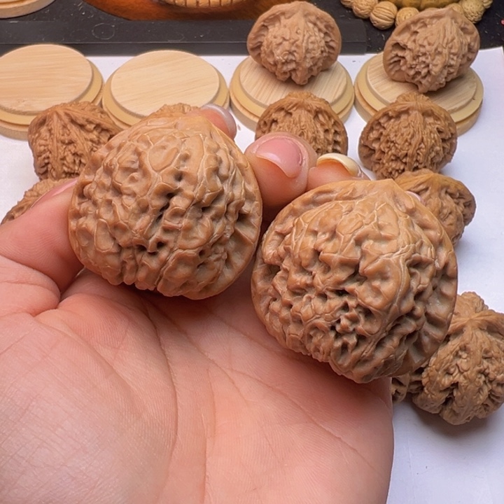 文玩核桃把件金字塔40