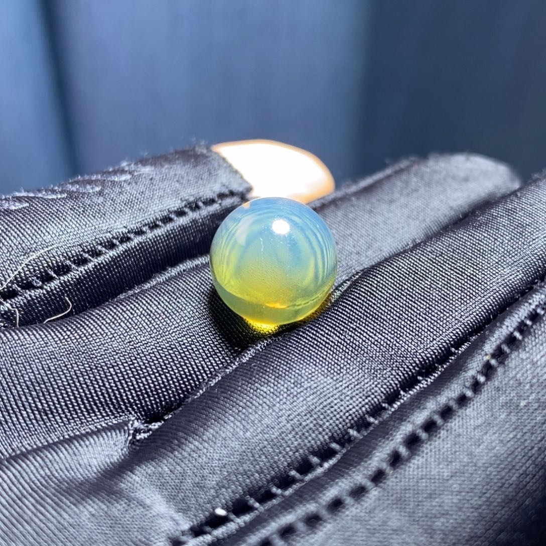 琥珀未镶嵌裸石。。。