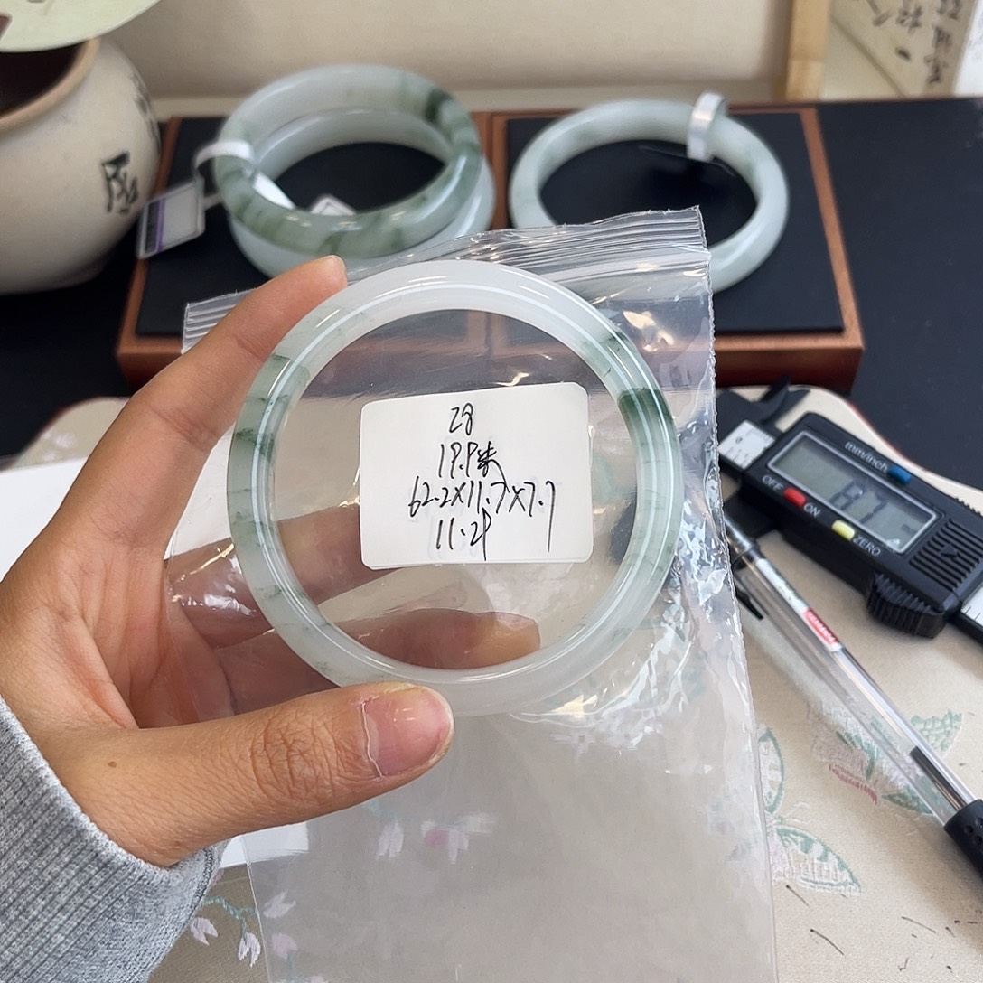 石英质玉未镶嵌手镯28