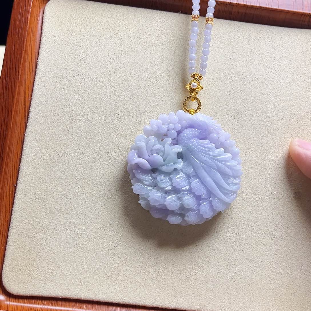 翡翠颈饰未镶嵌凤凰镯心