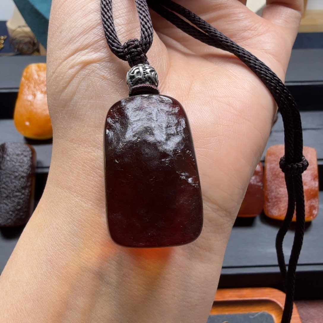 琥珀吊坠(赠链)未镶嵌