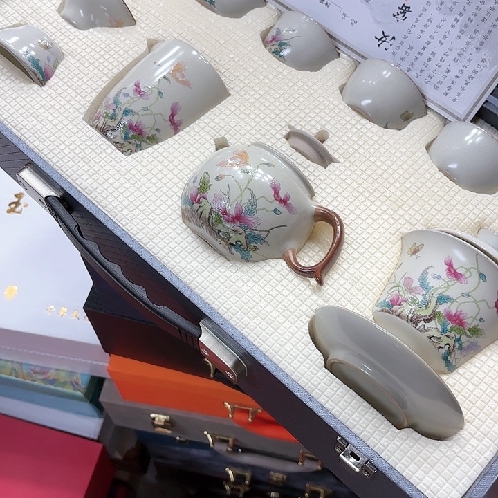 孤品茶具套装等等。