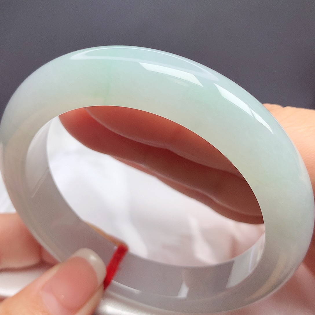 翡翠手镯未镶嵌l n n n n n n n n