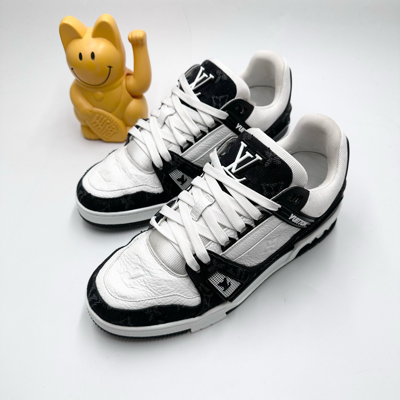 99新 LouisVuitton/路易威登 0605/40.5码/黑白牛仔Trainer板鞋