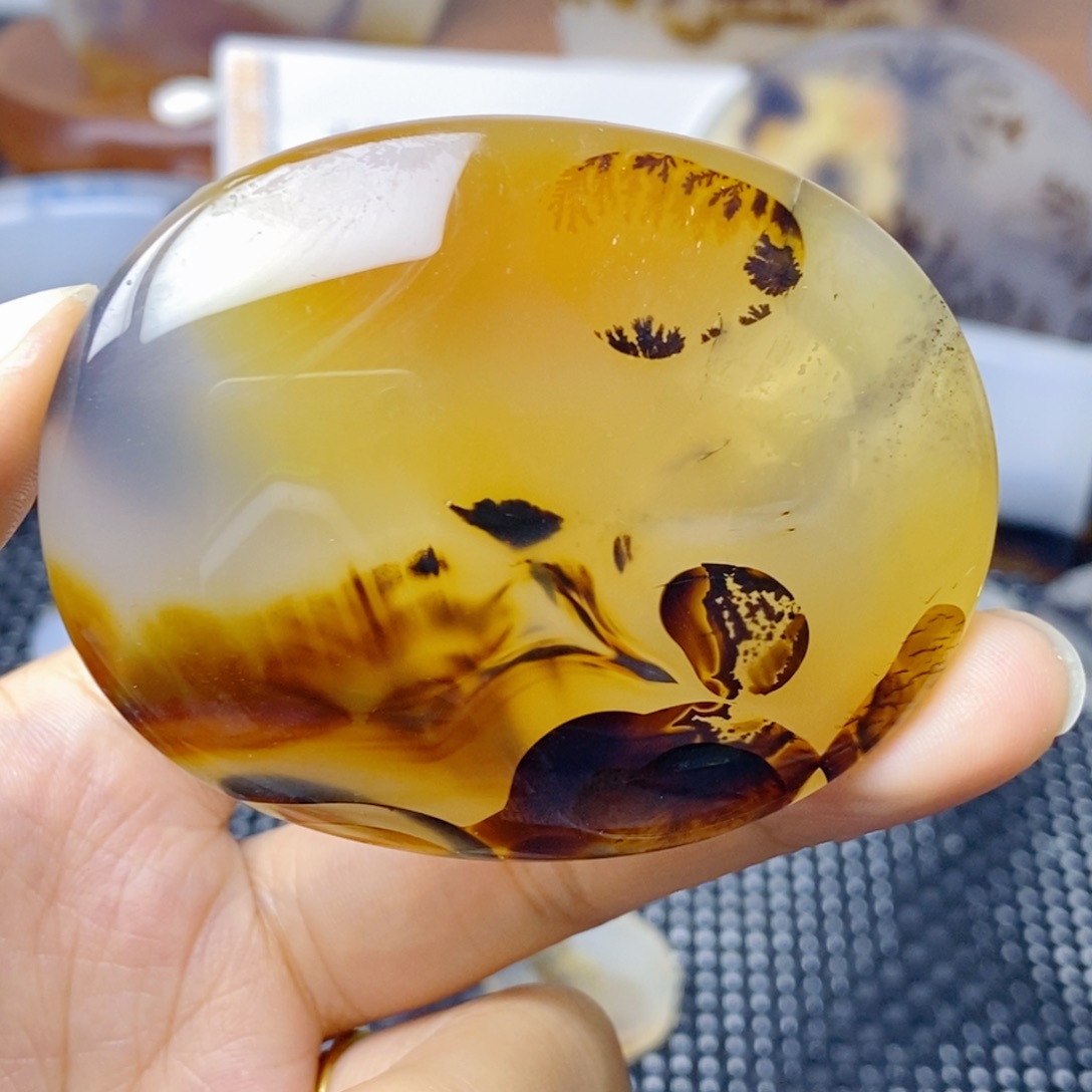 玛瑙/玉髓未镶嵌珠宝奇石