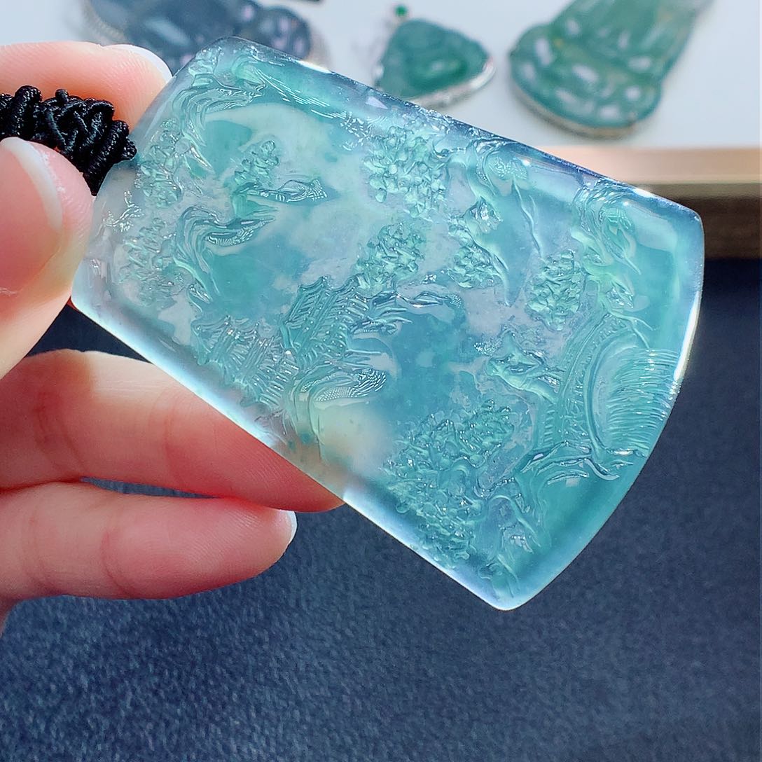 翡翠颈饰未镶嵌翡翠