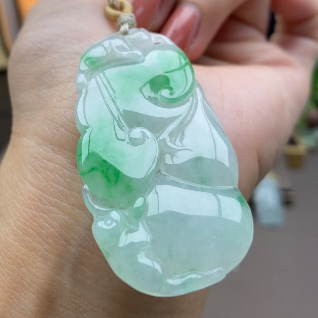 翡翠未镶嵌颈饰吊坠73