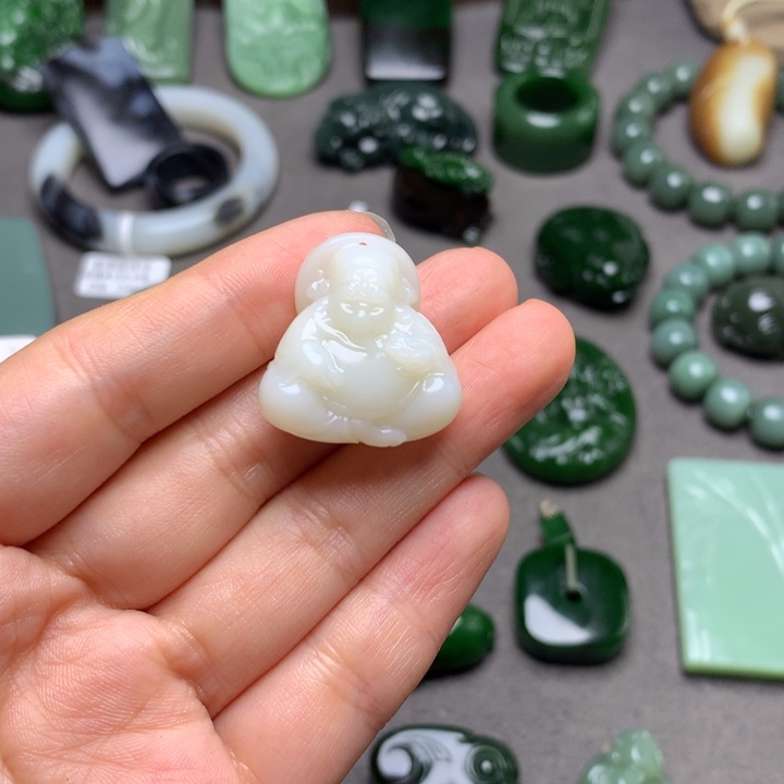 和田玉未镶嵌颈饰