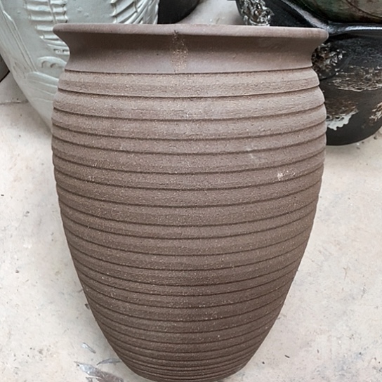 紫砂花盆口24高度34黑陶