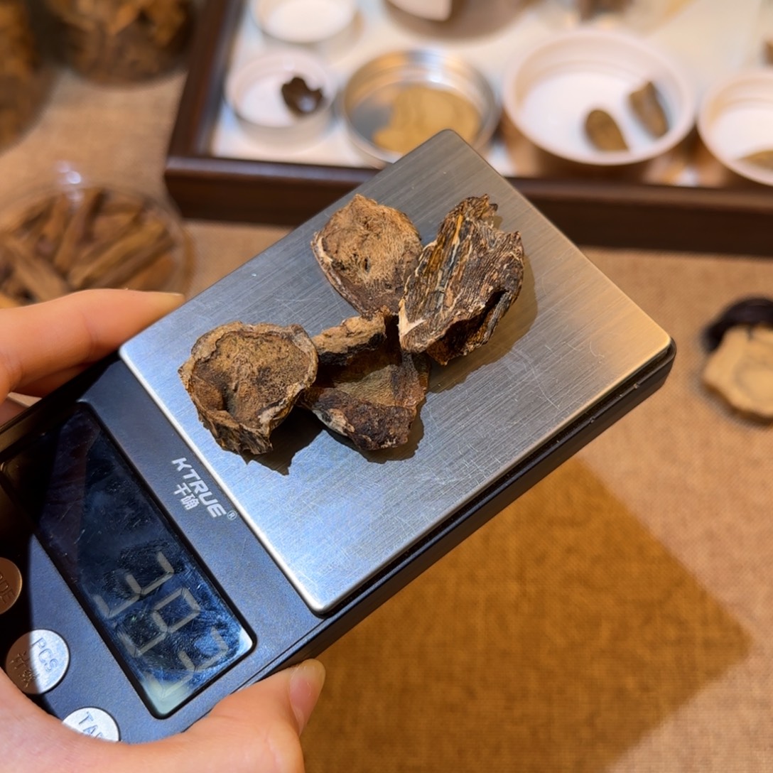 佛***间沉香海南包壳4.25克