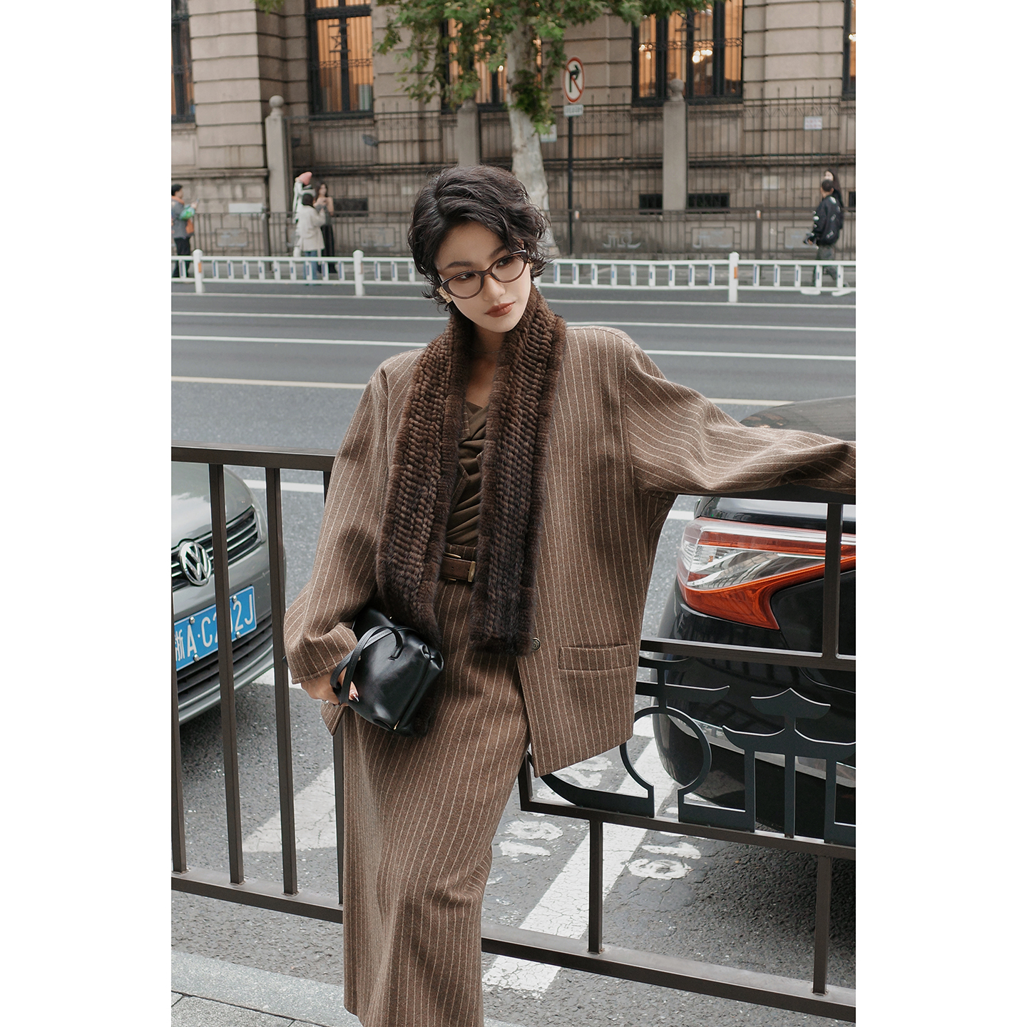 【纵横】腔调私服 英式老钱风宽肩倒T型复古毛呢外套条纹半裙