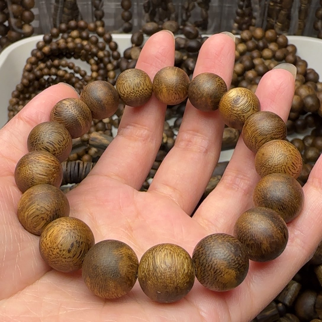 沉香手串单圈1.3规格海南乌身11.2克老料