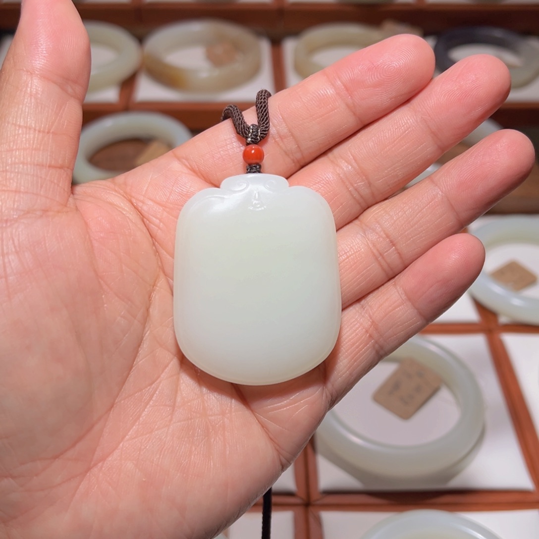 和田玉颈饰未镶嵌和田山料脂白特细无事牌高52宽42厚13