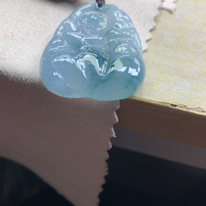 翡翠颈饰未镶嵌吊坠