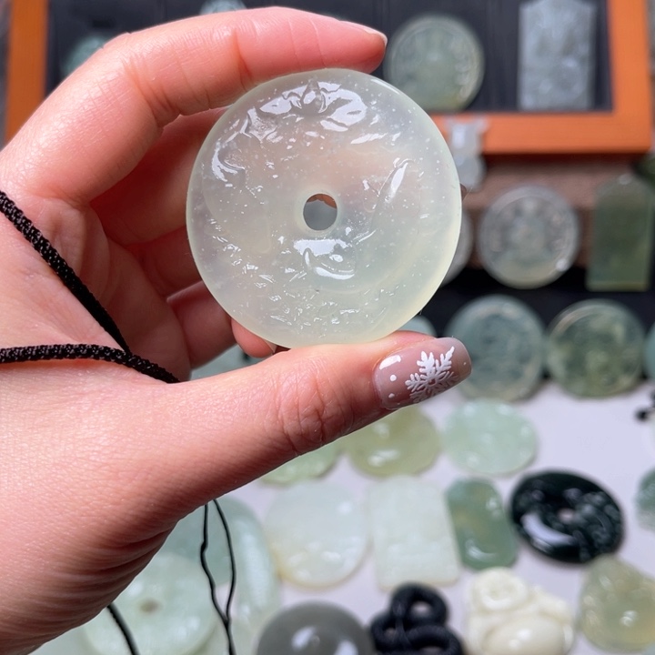 岫玉吊坠(赠链)未镶嵌凡**王