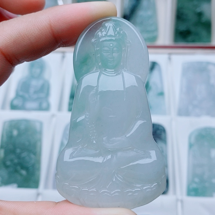 翡翠颈饰未镶嵌素衣