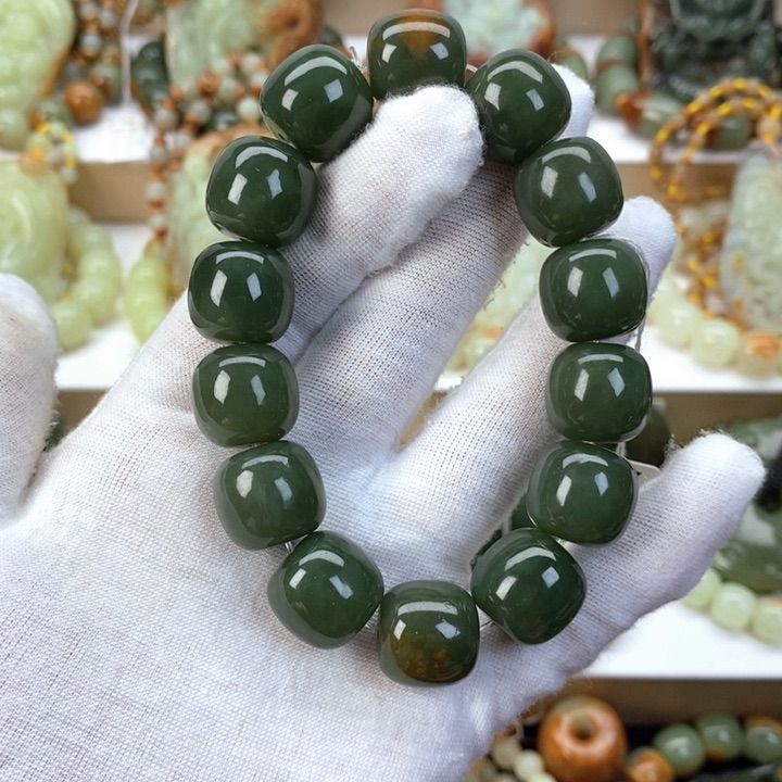 【闪购商品】透闪石质玉串未镶嵌远*