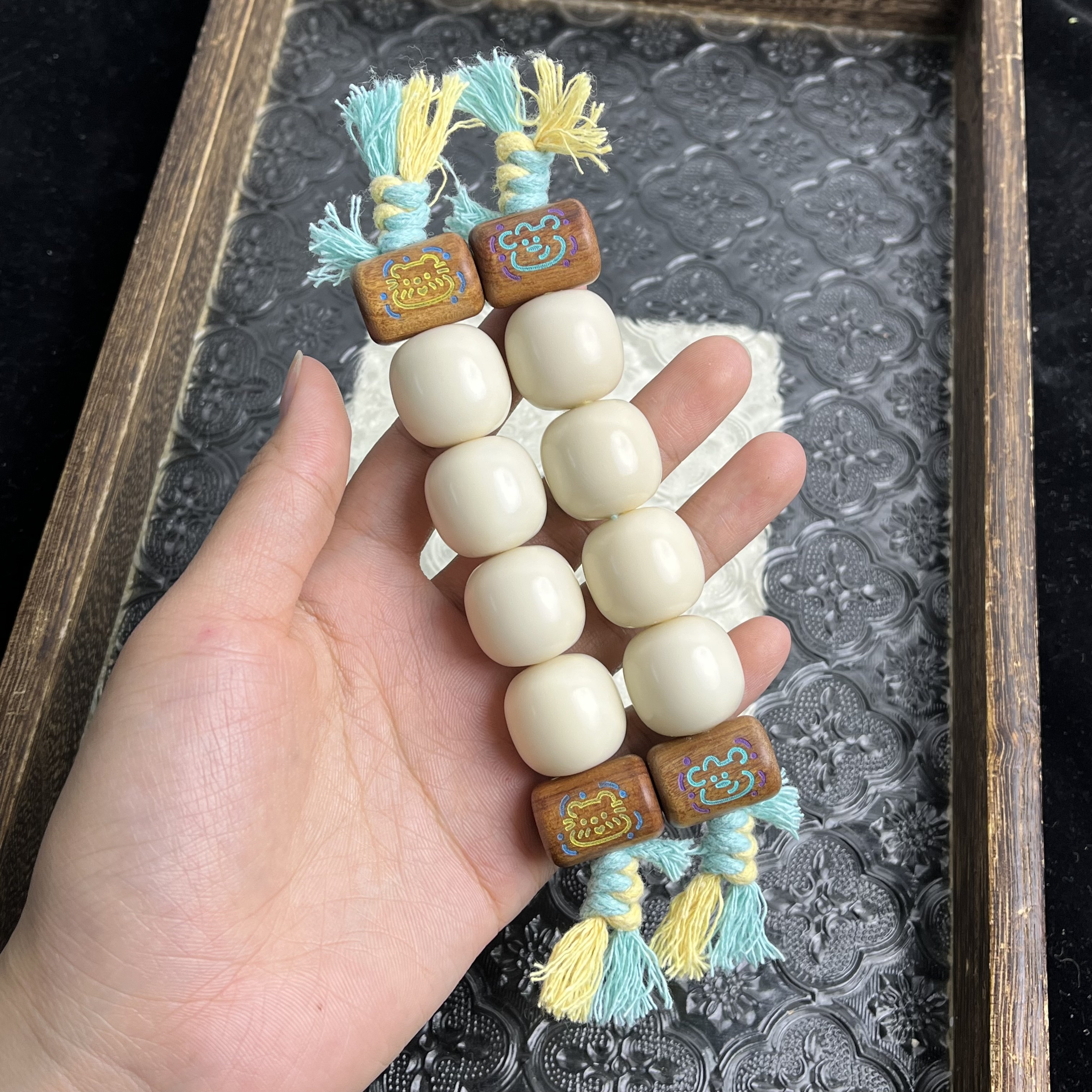 云眠秋千20-21mm 象牙果白色桶珠手持 CP115-2690