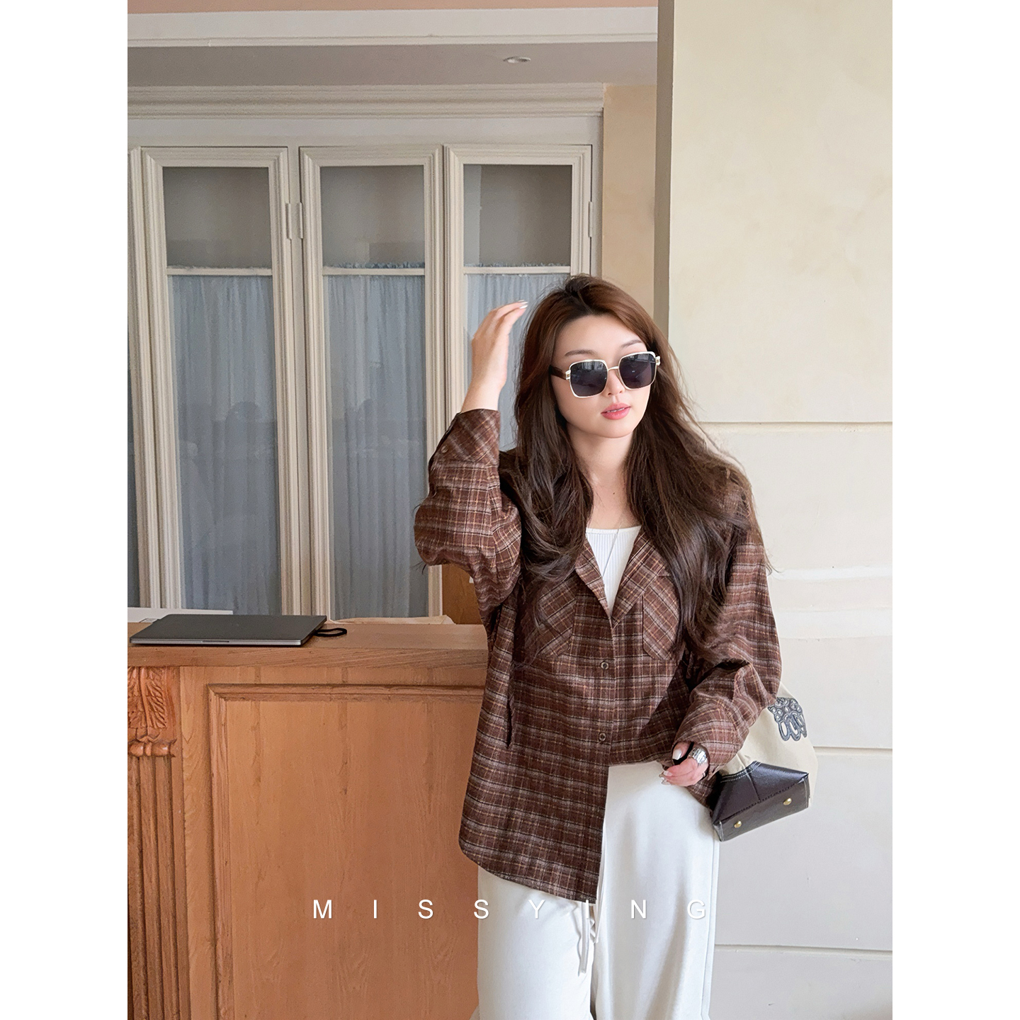 应小姐【枫语格】微胖大码秋季韩系休闲设计百搭减龄格纹连帽衬衫