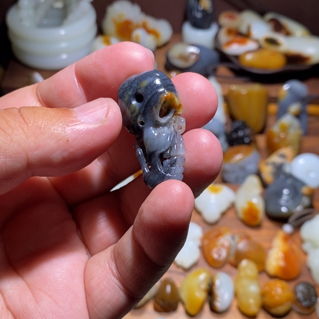 和田玉未镶嵌颈饰许**儿