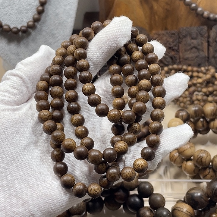 快***生沉香手串0.8白奇楠多圈